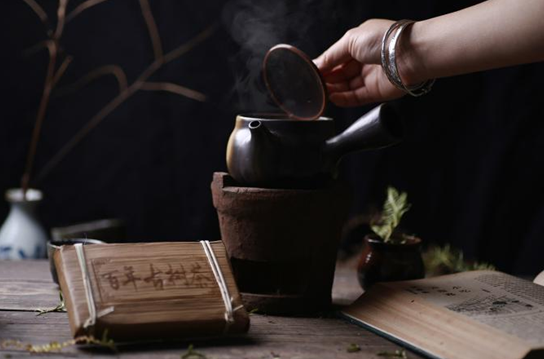 和尚与茶人说佛法，茶人与和尚论茶道
